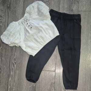 🍀5/30🍀 Rachel Zoe White and Gold Striped Blouse With Black Pants